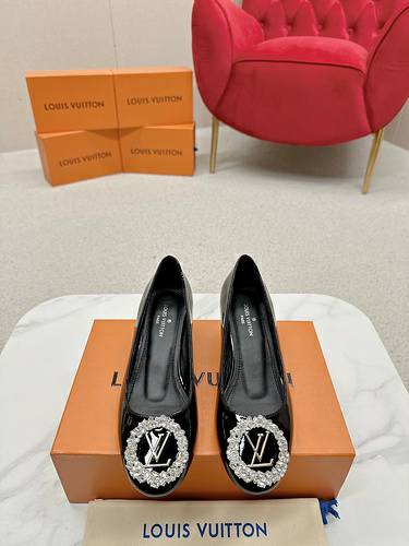 Picture of Louis Vuitton Shoes Women _SKUfw151584157fw